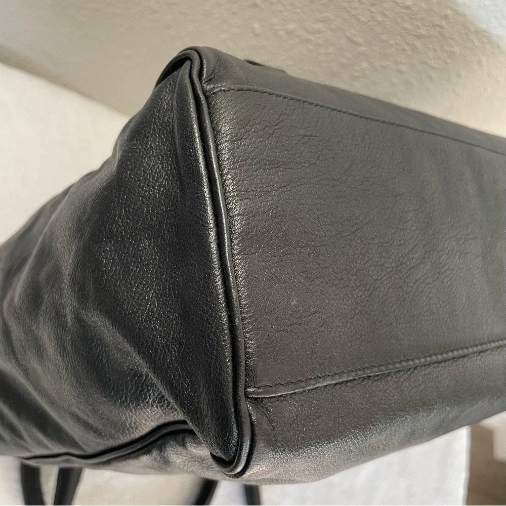 See By Chloe Black Leather Zipper Tote Bag - Picture 12 of 17